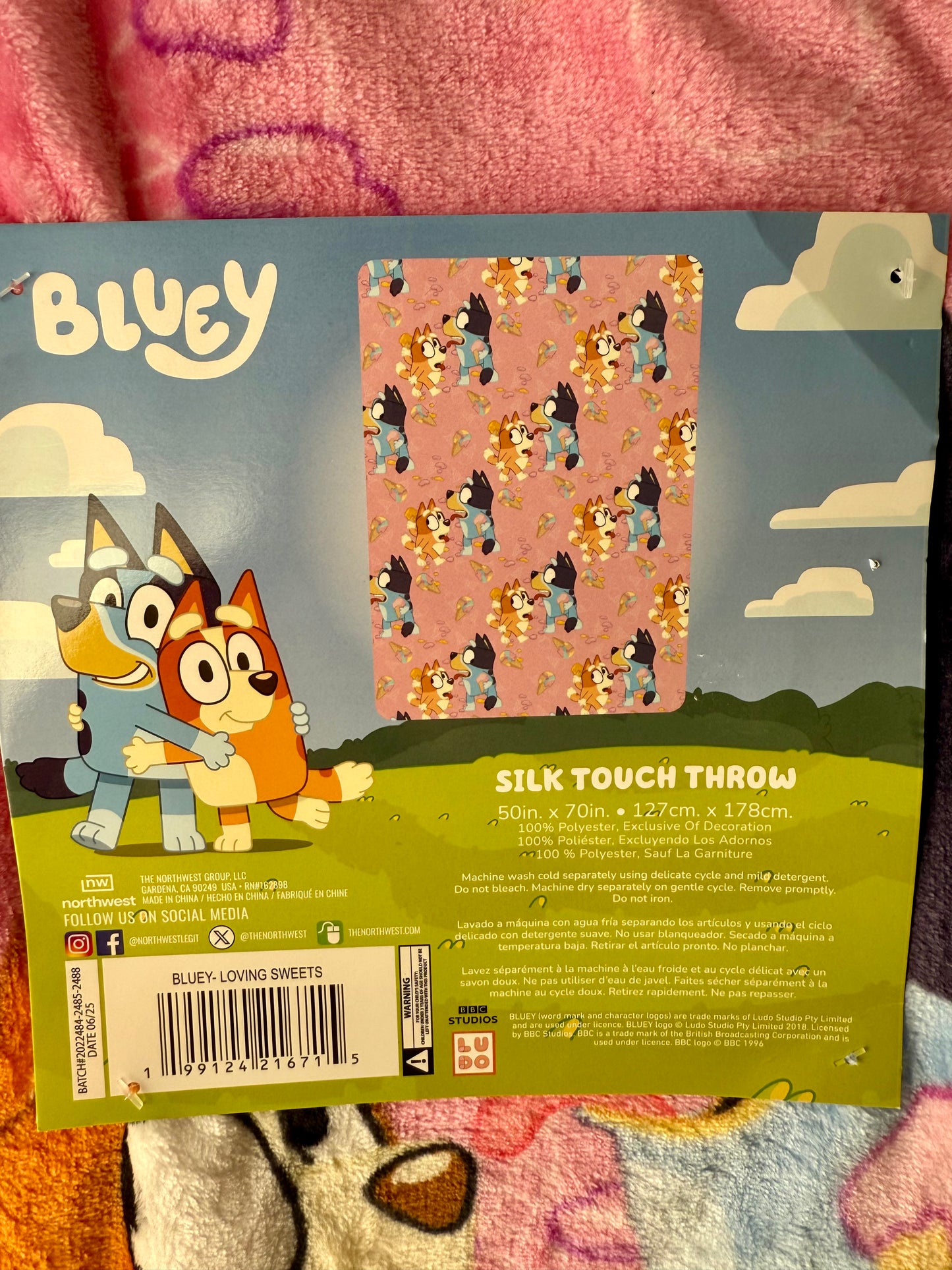 Bluey Plush Throw *Pink*